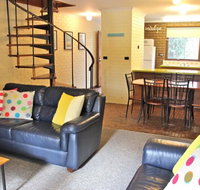 Cedar Holiday Units - Apartment 3 - Australian Directory