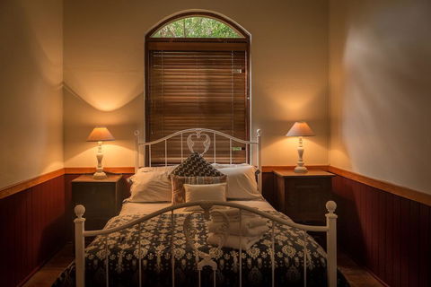 Celestial Dew Guest House, Day Spa, Retreat - Australian Directory 2
