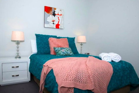 CENTRAL CBD EXEC STUNNING VIEW WIFI NETFLIX WINE - Australian Directory 2