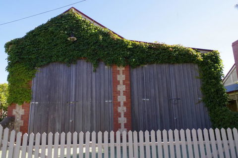 Charlottes Cottage - Australian Directory 3