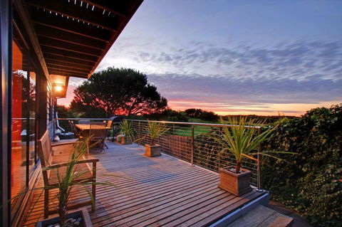 Charltom Hills - Australian Directory 0