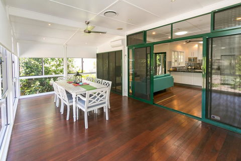 Charming Home By The Sea - Australian Directory 3