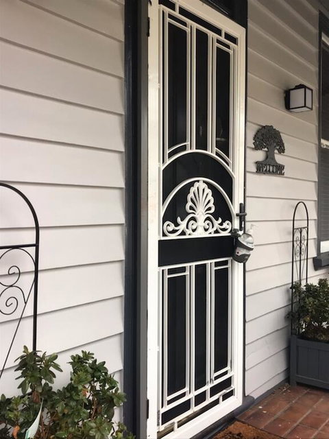 Charming Miners Cottage In The Hip City Of Geelong - Australian Directory 1