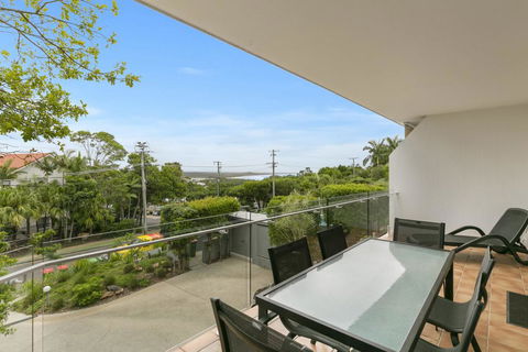 Charming Noosa Heads Apartment, Laguna Bay Views - Unit 6 Taralla 18 Edgar Bennett Avenue - Australian Directory 0