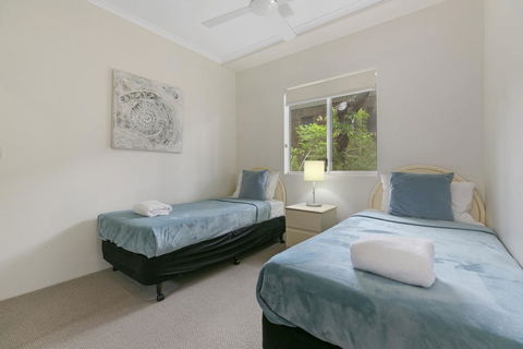 Charming Noosa Heads Apartment, Laguna Bay Views - Unit 6 Taralla 18 Edgar Bennett Avenue - Australian Directory 2