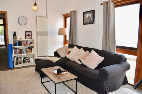 Charming Terrace House On Tree Lined Street - Australian Directory 0