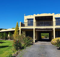 Chateau Bass - Australian Directory