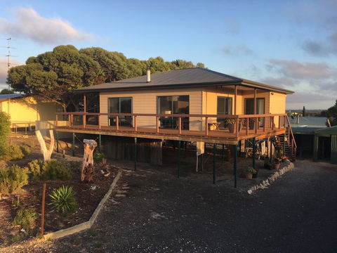 Chill N Sea Coastal Retreat - Australian Directory 0