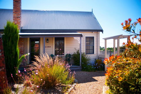 Circa Ruby Mint - Australian Directory 3