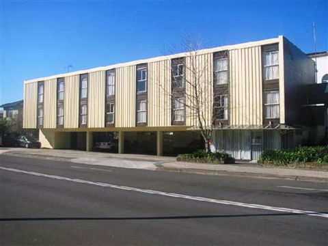City Beach Motel - Australian Directory 1