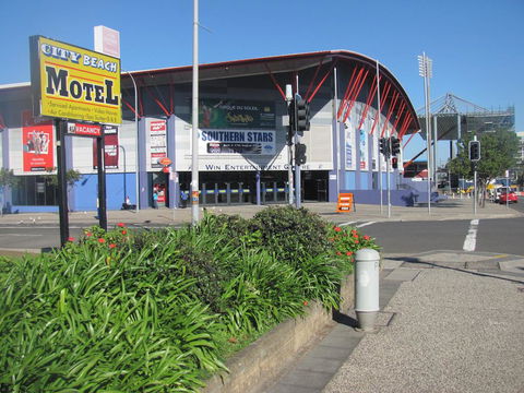 City Beach Motel - Australian Directory 2