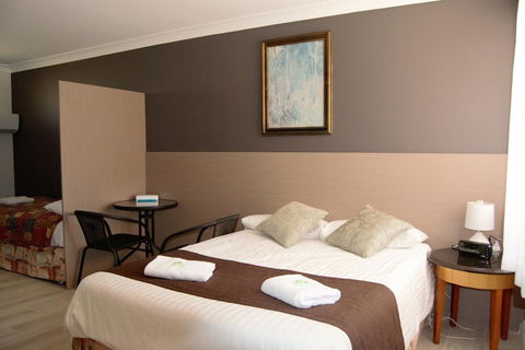 Civic Motor Inn - Australian Directory 2