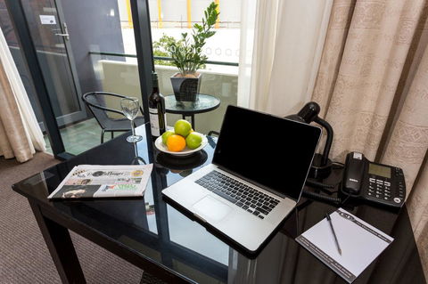 Clarendon Hotel - Australian Directory 2