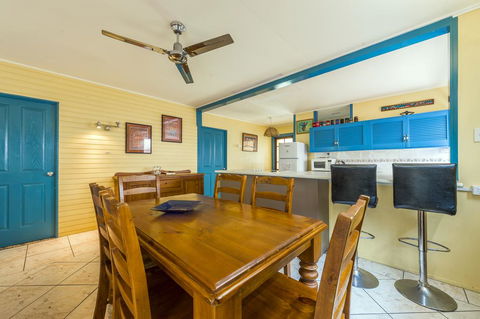 Clifton Beach House - Australian Directory 0