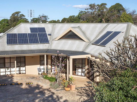 Cloud 9 Cottage - Waves, Walks And Welcoming - Australian Directory 1