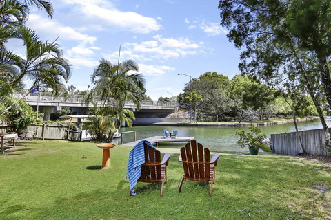 Clouds End - Australian Directory 0