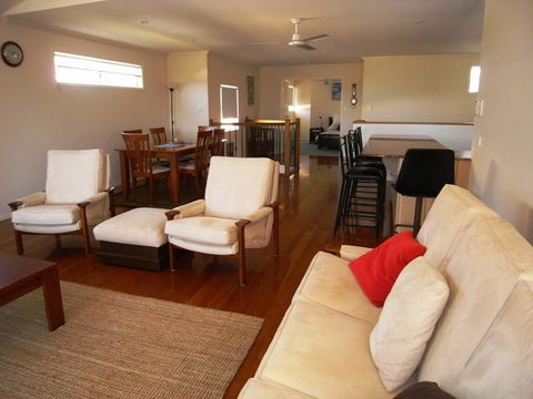 Clovelly Beach Townhouse - Australian Directory 3