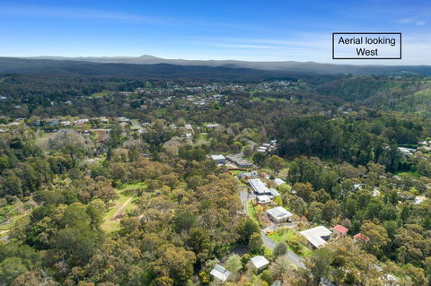 Cloverhill Hepburn Springs - Australian Directory 2