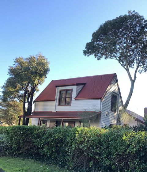 Coach House - Australian Directory 3