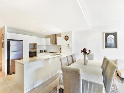 Coast Apartment 26 - Australian Directory 3