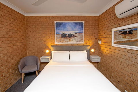 Coast Inn Motel - Australian Directory 3