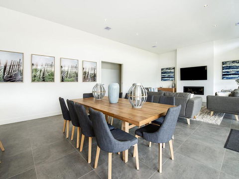 Coastal Chic - Australian Directory 1