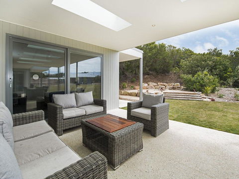 Coastal Chic - Australian Directory 0