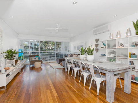 COASTAL CHIC @ CASUARINA - Australian Directory 0