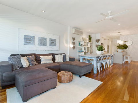 COASTAL CHIC @ CASUARINA - Australian Directory 3