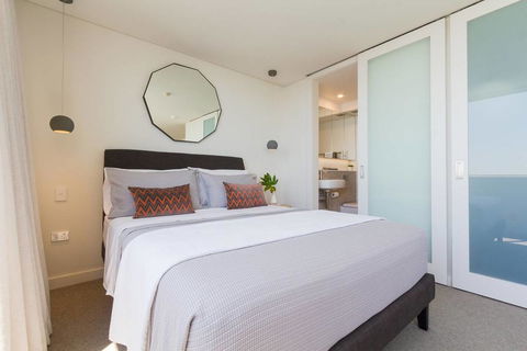Coastal Chic Designer Apartment - Australian Directory 3