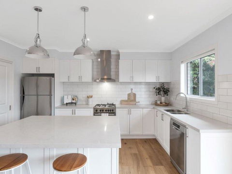 Coastal Luxury Retreat - Australian Directory 3