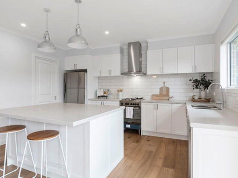 Coastal Luxury Retreat - Australian Directory 0