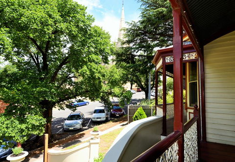 Cobb & Co House, Bha - Australian Directory 2