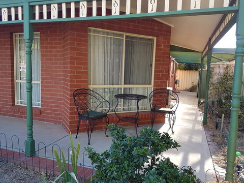 Cobram Cottage - Australian Directory 1