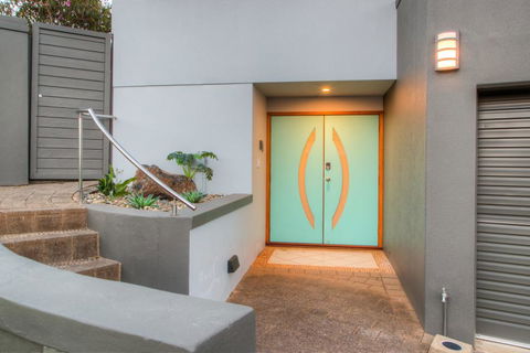 Coffs Jetty Beach House - Australian Directory 3