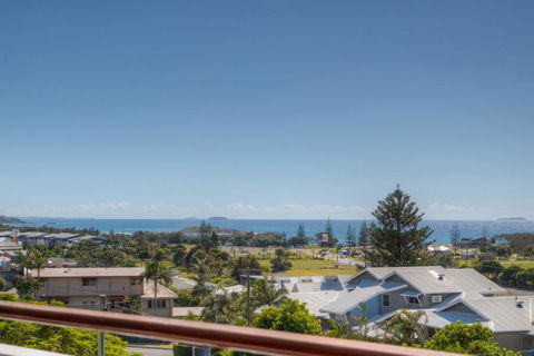 Coffs Jetty Beach House - Australian Directory 0