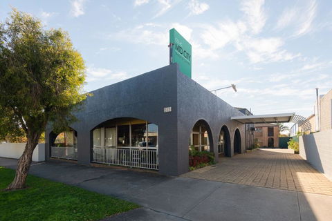 Colac Mid City Motor Inn - Australian Directory 1