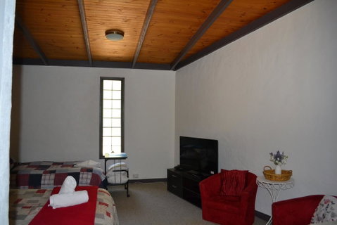 Colonial Motel - Australian Directory 3