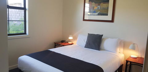 Comfort Hotel Olde Tudor - Australian Directory 2