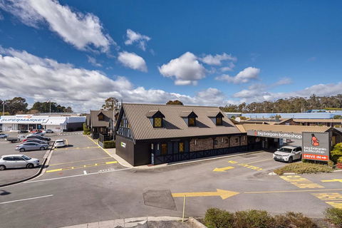Comfort Hotel Olde Tudor - Australian Directory 0