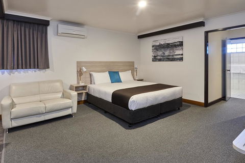 Comfort Hotel Olde Tudor - Australian Directory 3