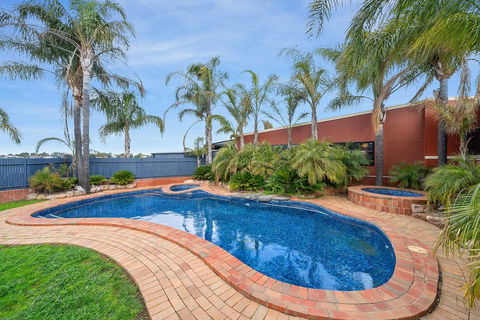 Comfort Inn Peppermill - Australian Directory 3