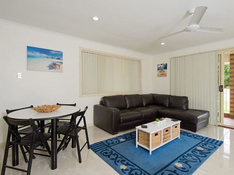 Comfortable Lowset Family Home Only Minutes From The Water! Tarooki St, Bellara - Australian Directory 2