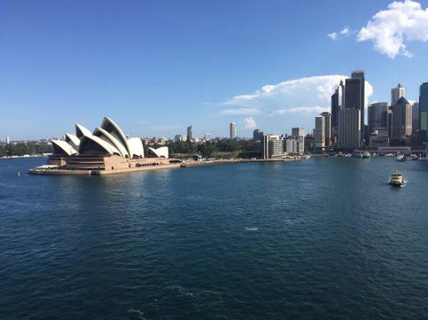 Comfortable Queen Sized Room Near Tuggerah Lake - Australian Directory 2