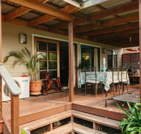 Comfortable Outdoor Entertaining Lake Walks - Australian Directory