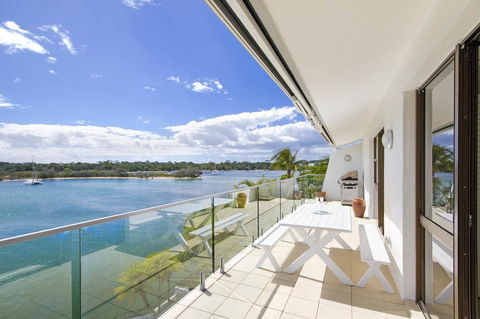 Commodore Apartment 8 - Australian Directory 0