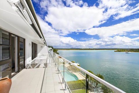 Commodore Apartment 8 - Australian Directory 1
