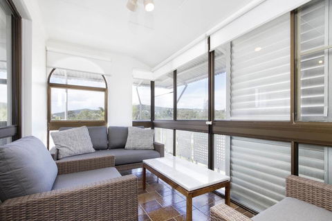 Commodore Apartment 8 - Australian Directory 3