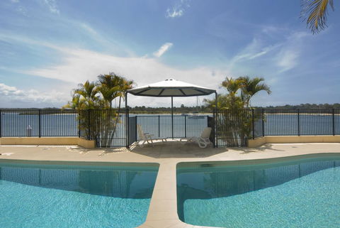 Commodore Apartments - Australian Directory 3