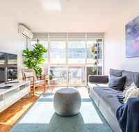COMO A South Yarra Delight Car Park and King Bed - Australian Directory